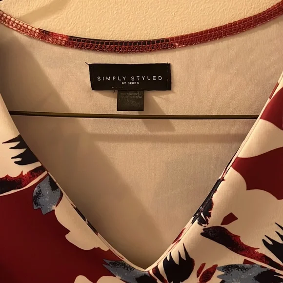 Beautiful great condition like new simply styled dress size small - Picture 2 of 7